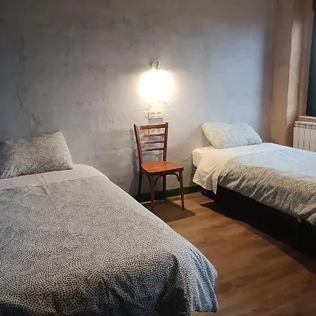 De Peregrinos Casa Flor Hostel