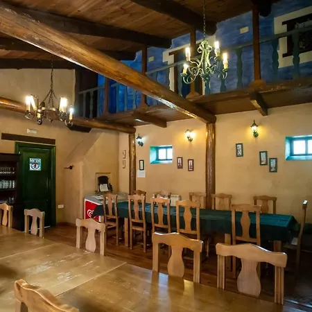 De Peregrinos Casa Flor بيت شباب *